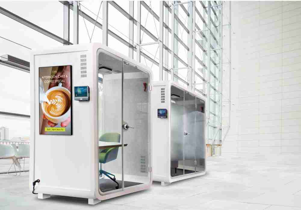 开云电子子公司达擎之智慧行动办公舱，，，采用PDLC智能调光玻璃设计，，，透过通电与断电的电流切换，，，，呈现透明与雾面效果，，，具节能降耗特性并兼顾隐私，，，，确保信息安全